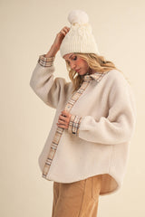 IJ1643 PLAID CONTRAST SHERPA BUTTON DOWN SHACKET: CREAM / L
