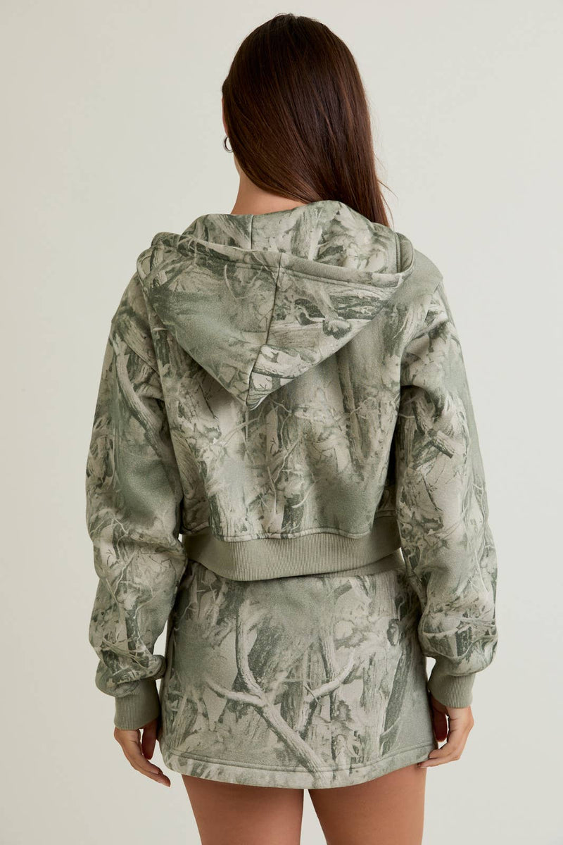 TREE CAMO PRINTED CROP HOODIE JACKET: SAGE CAMO / M