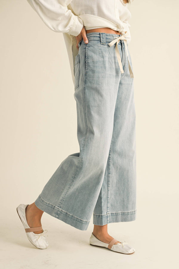 P4880   WASHED DENIM WITH TIE FRONT PANTS: DENIM / S