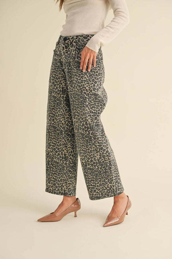 LEOPARD PRINT BARREL PANTS M
