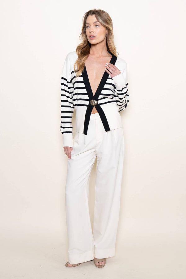 CHIC CLASSY ELEVATED BASICS GOLD BUTTON CARDIGAN-OI6614FO: BLACK/WHITE / Contemporary / S