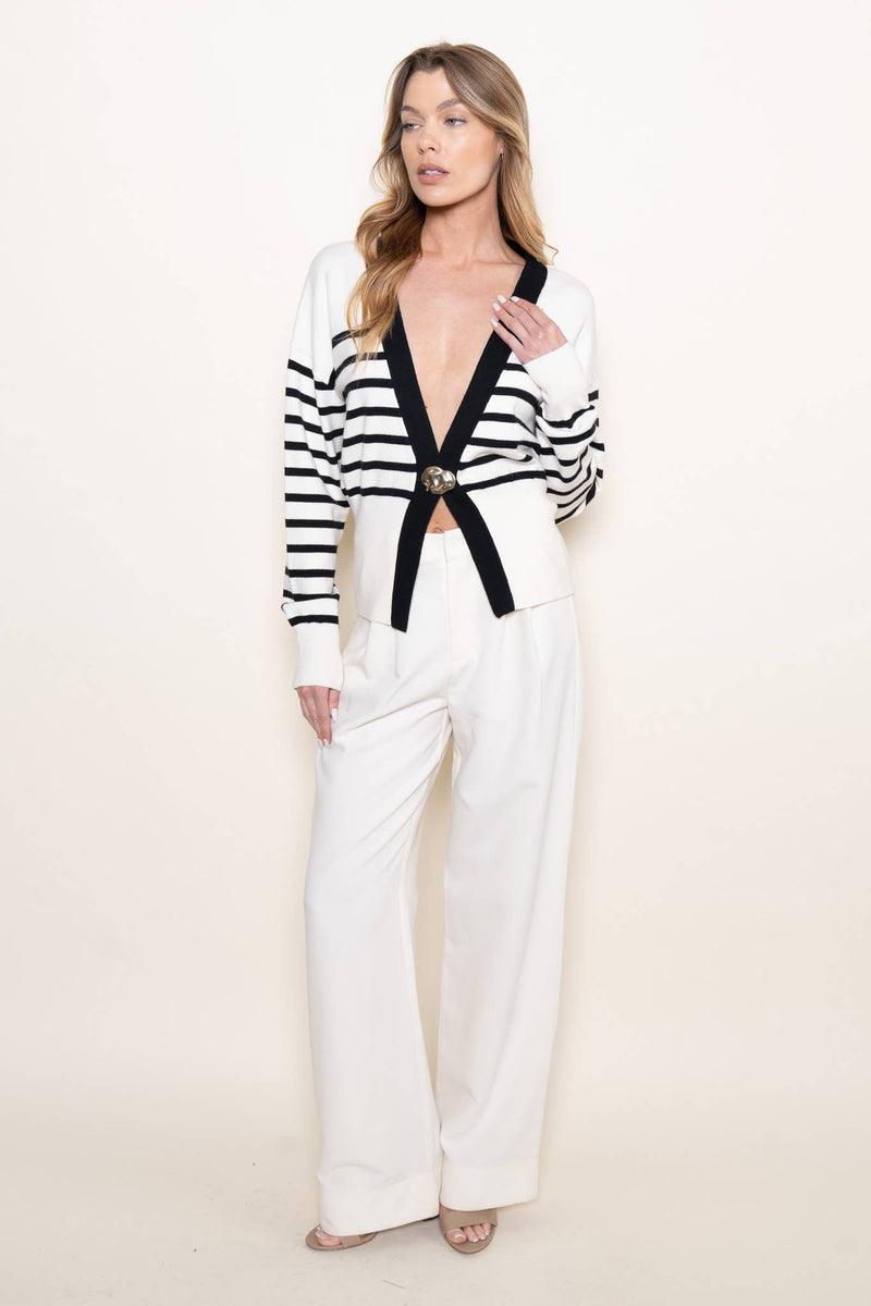 CHIC CLASSY ELEVATED BASICS GOLD BUTTON CARDIGAN-OI6614FO: BLACK/WHITE / Contemporary / S