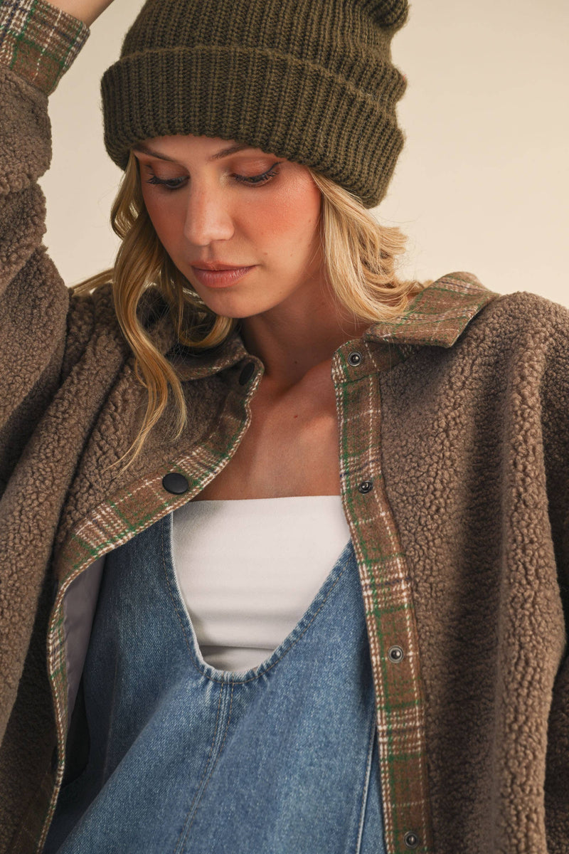 IJ1643 PLAID CONTRAST SHERPA BUTTON DOWN SHACKET: CREAM / L