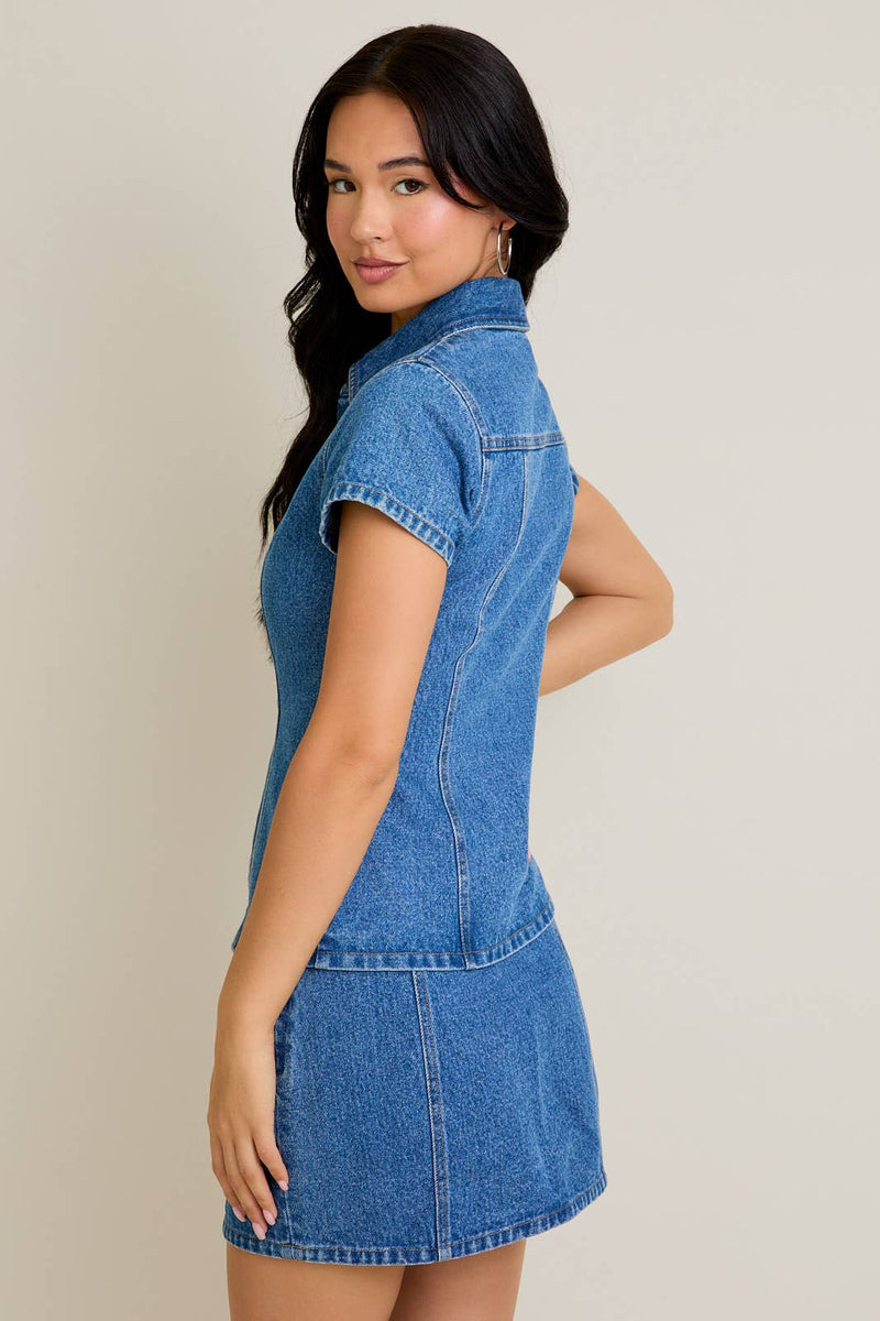 SHORT SLEEVE BUTTON FRONT DENIM TOP: DENIM / M