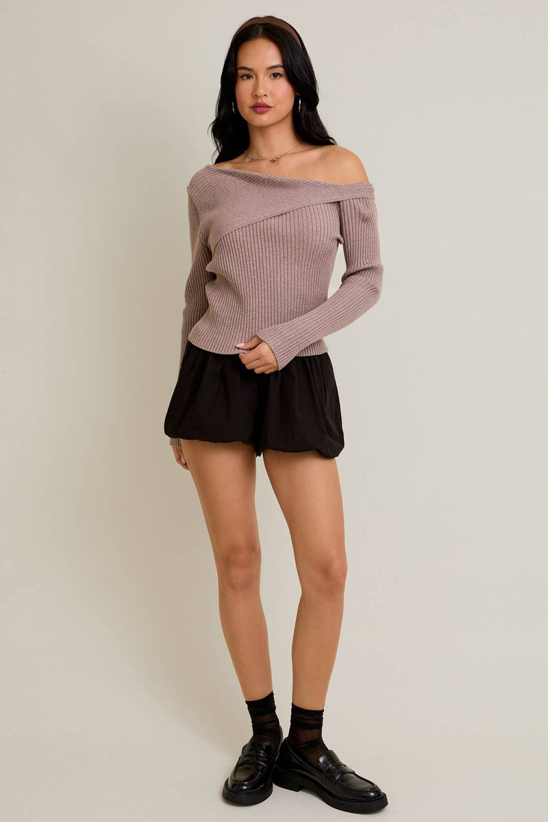 ONE SHOULDER RIBBED DIFFERENCE DETAIL SWEATER TOP: H BROWN / S