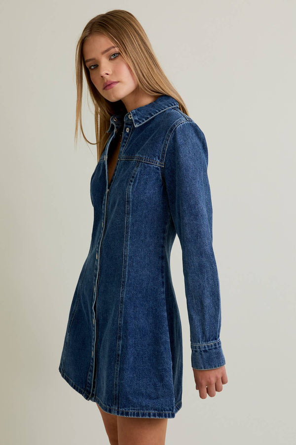 DENIM MINI DRESS WITH FRONT SNAP BUTTON CLOSURE: DENIM / M