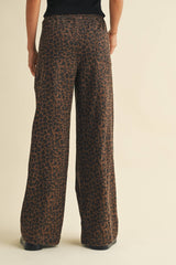 IP1397 LEOPARD PRINT WIDE DENIM TRACK PANTS: Brown / M