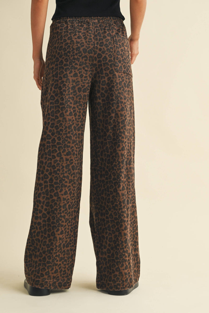 IP1397 LEOPARD PRINT WIDE DENIM TRACK PANTS: Brown / M