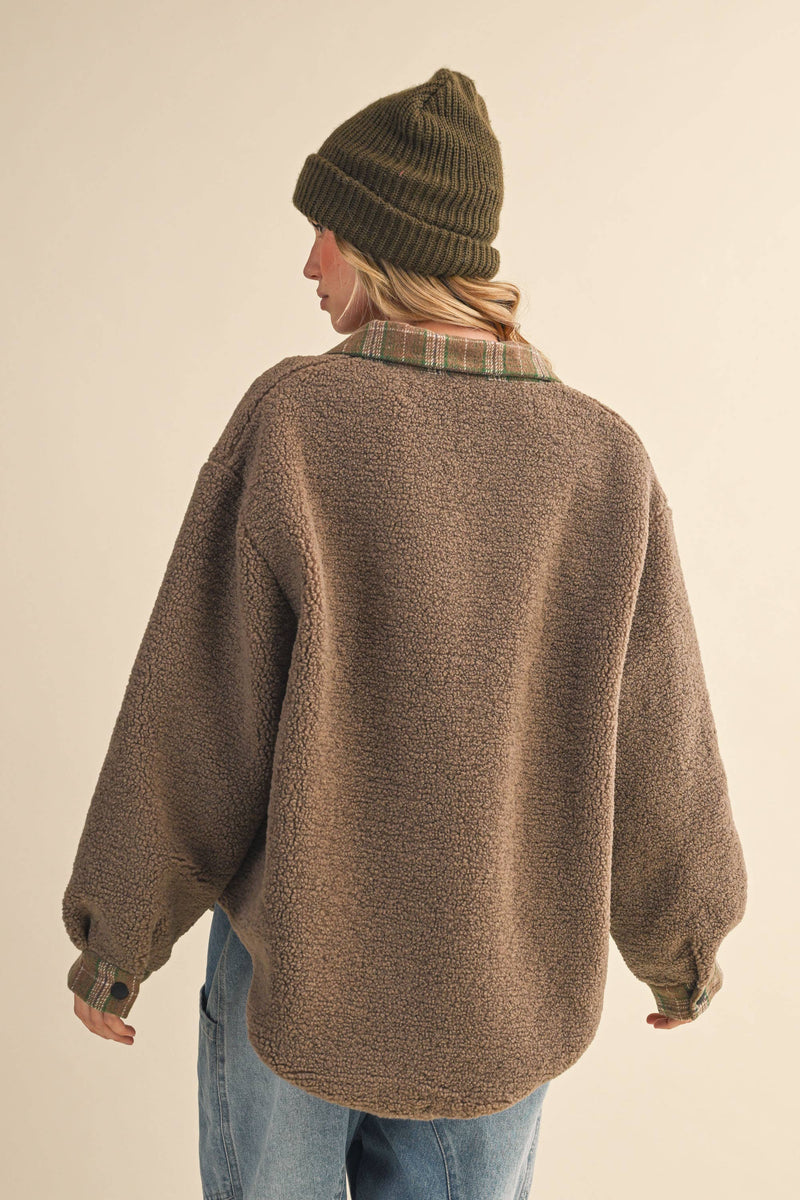IJ1643 PLAID CONTRAST SHERPA BUTTON DOWN SHACKET: CREAM / L