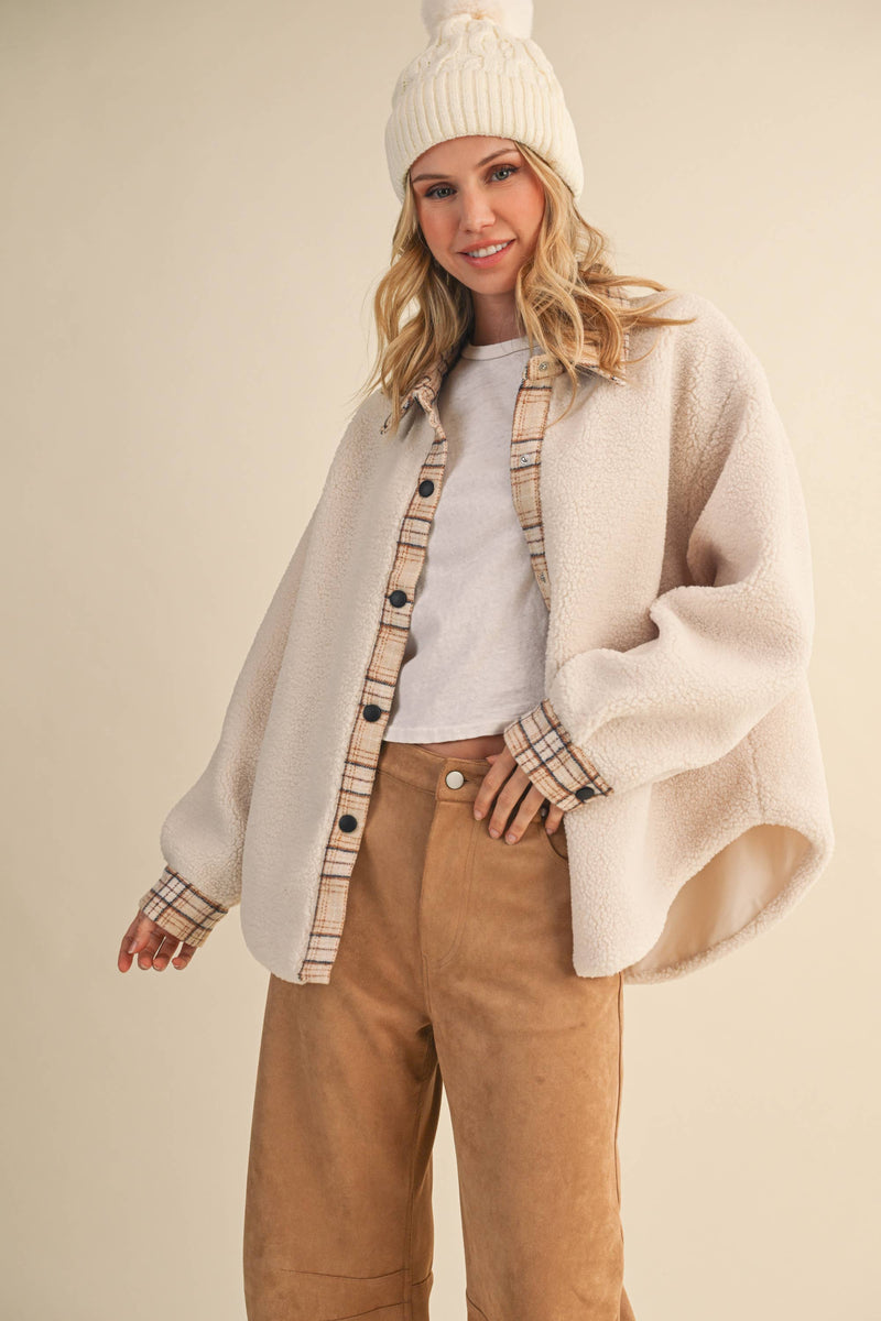IJ1643 PLAID CONTRAST SHERPA BUTTON DOWN SHACKET: CREAM / L