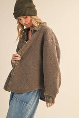 IJ1643 PLAID CONTRAST SHERPA BUTTON DOWN SHACKET: CREAM / L