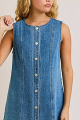SLEEVELESS ROUND NECK BUTTON DOWN DENIM MINI DRESS: DENIM BLUE / L