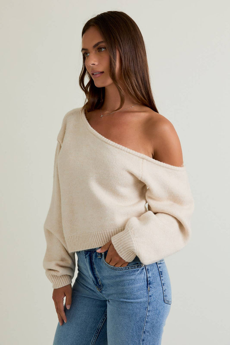 ASYMMETRICAL SWEATER TOP: CREAM / L
