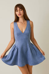 SLEEVELESS V-NECK SUEDE MINI DRESS: DUSTY BLUE / M