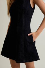 ROUND NECK SLEEVELESS DENIM DRESS: BLACK DENIM / XS