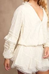 V-NECK WAIST SMOCKED AND RUFFLE DETAIL ROMPER: IVORY / L