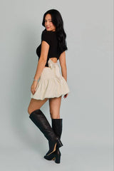 ROUND NECK SHORT SLEEVE BACK TIE KNIT TOP: Brown / S