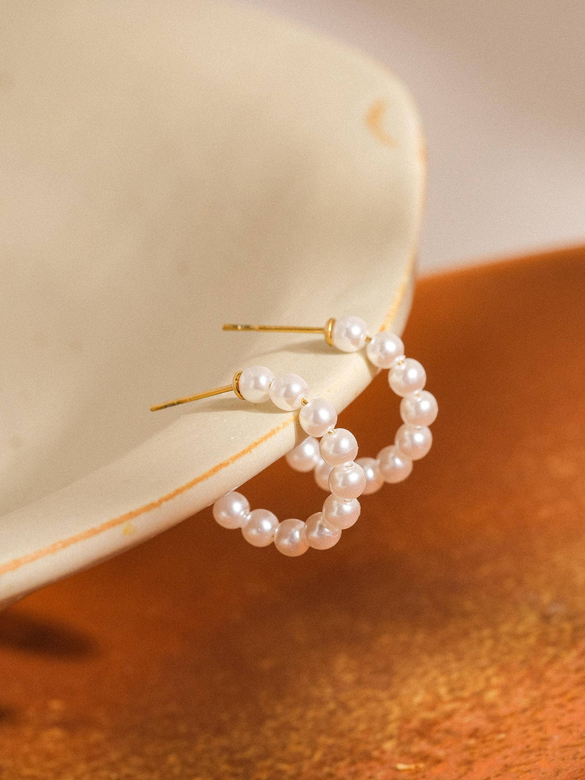 Chapin 18K Gold Non-Tarnish Pearl Hoop Earring: White