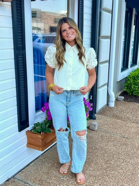Cropped Button-up Top With Floral Puff Sleeves And Collar