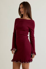 BOAT NECK RUFFLE HEM SWEATER DRESS: BURGUNDY-IVORY / M