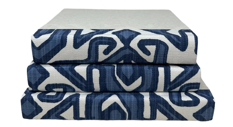 Bermuda Blue Geometric Fabric / Off-White Cover / 8.5-9.5