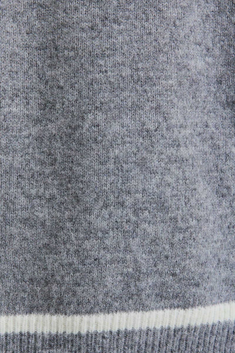 KNIT SWEATER TOP HEM DETAIL M