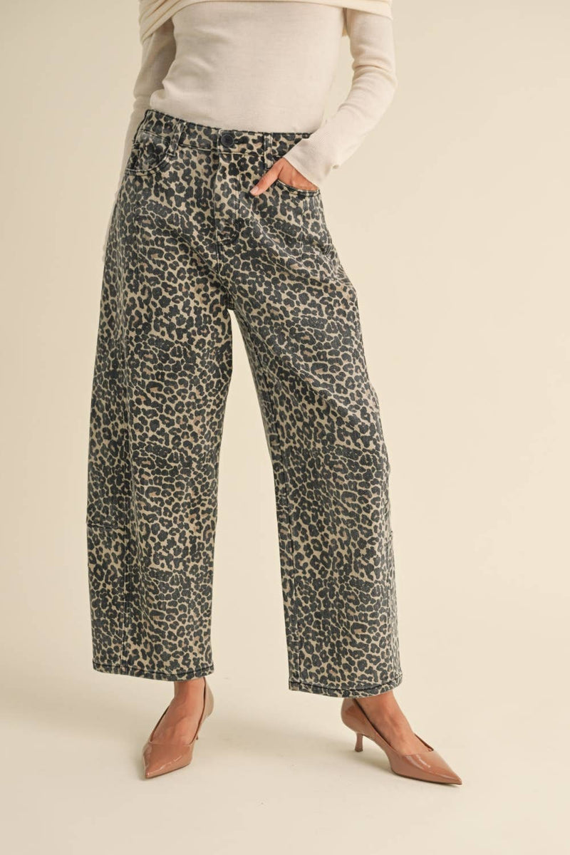 LEOPARD PRINT BARREL PANTS M
