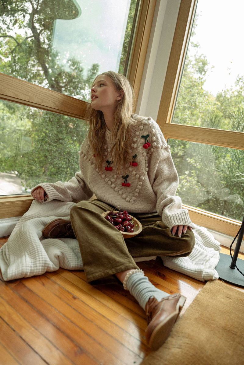 T5057   CHERRY TRIM SWEATER: OATMEAL / S