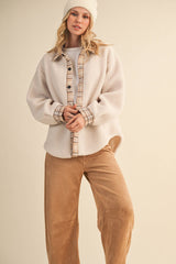 IJ1643 PLAID CONTRAST SHERPA BUTTON DOWN SHACKET: CREAM / L