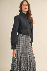 RUFFLED LACE TOP: M