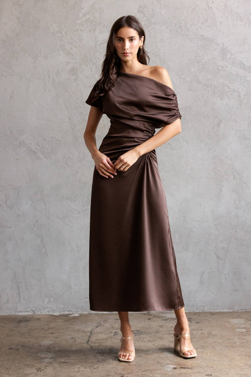JD9203-ONE SHOULDER RUCHED MIDI DRESS: CHOCOLATE / S
