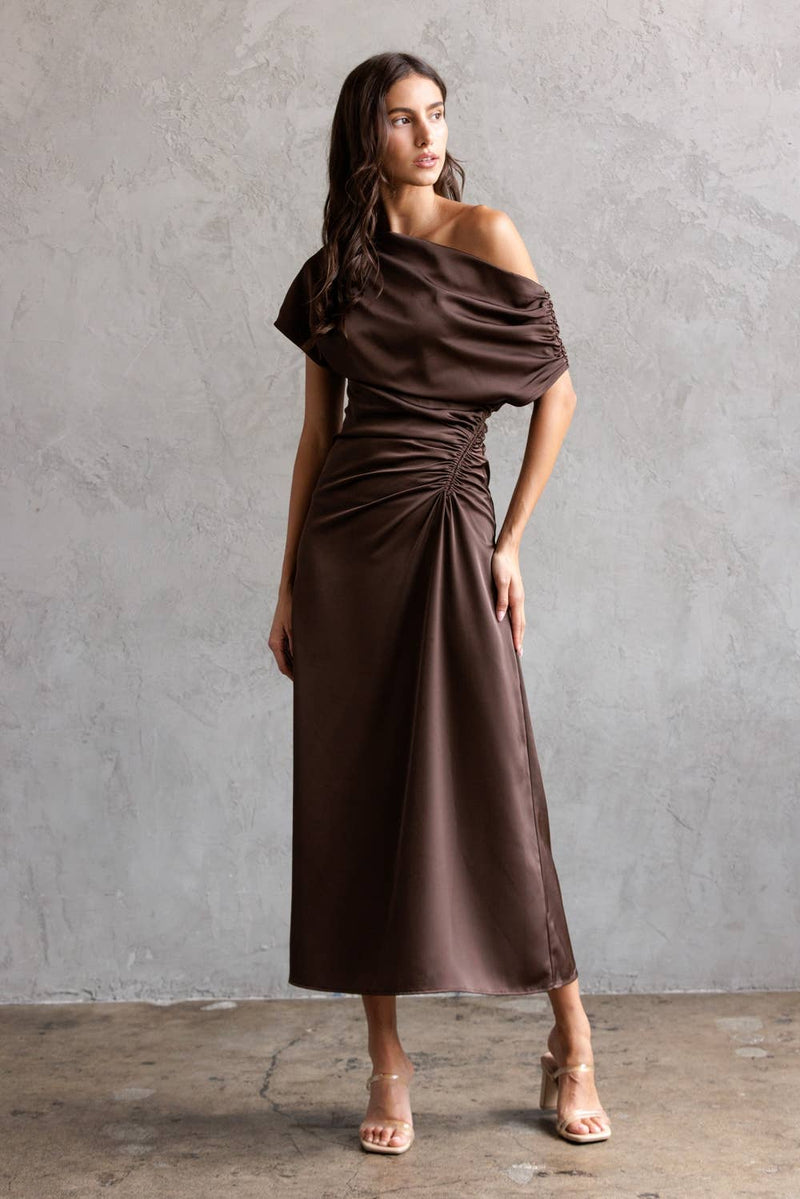 JD9203-ONE SHOULDER RUCHED MIDI DRESS: CHOCOLATE / M