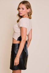 ROUND NECK SHORT SLEEVE BACK TIE KNIT TOP: Brown / M