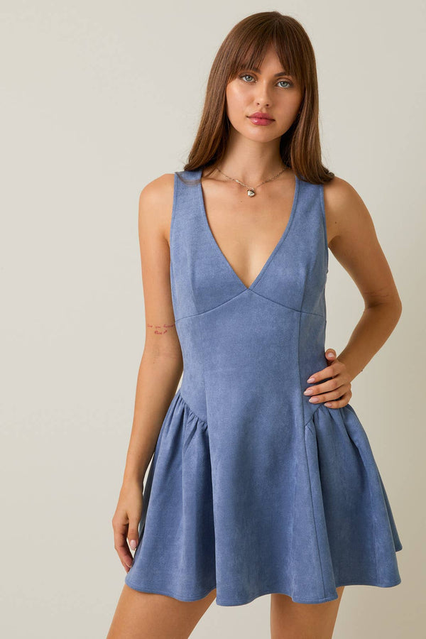 SLEEVELESS V-NECK SUEDE MINI DRESS: DUSTY BLUE / M