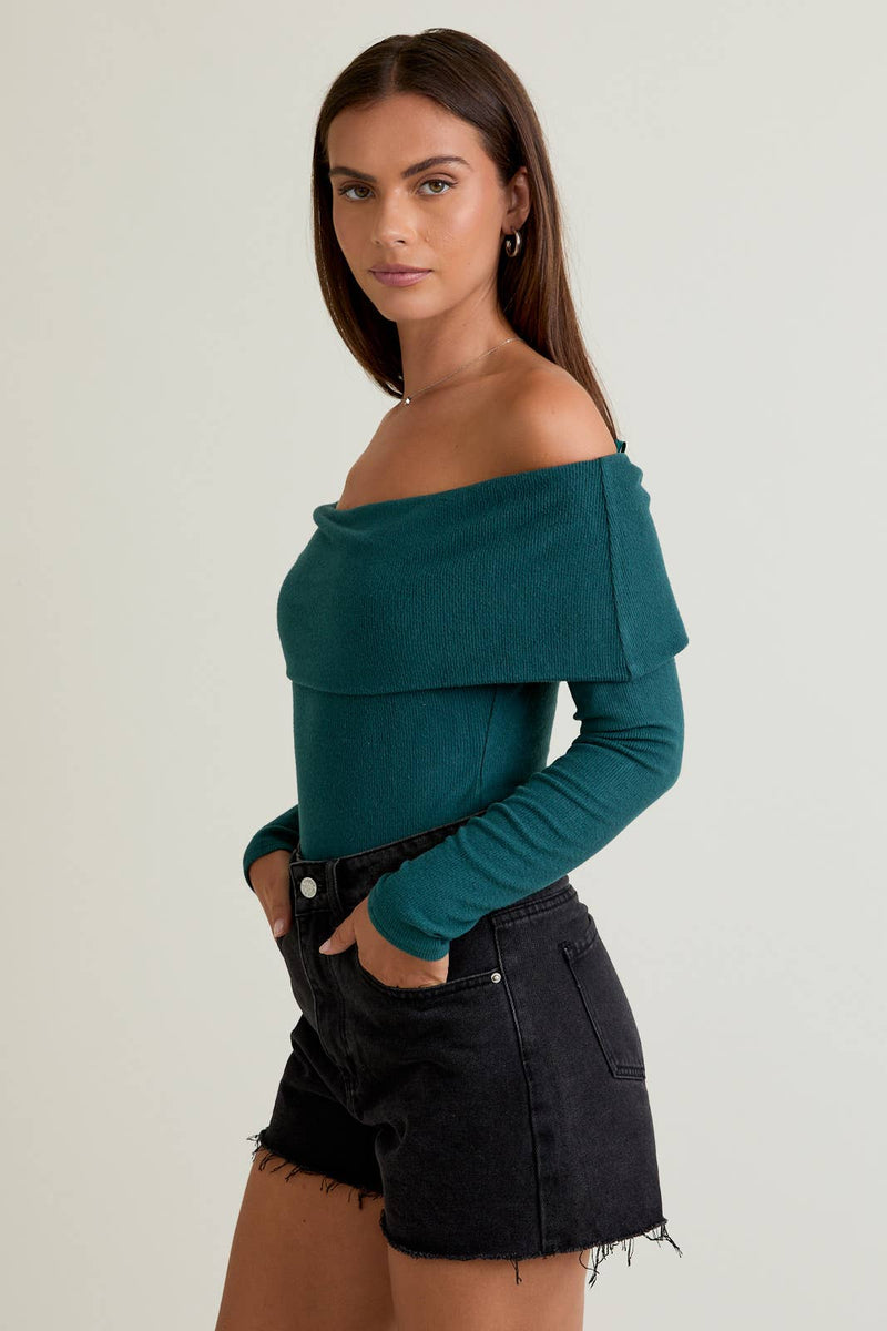 OFF SHOULDER LONG SLEEVE TOP: CRIMSON / S