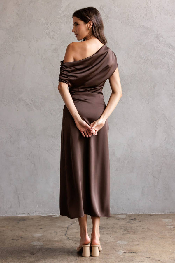 JD9203-ONE SHOULDER RUCHED MIDI DRESS: CHOCOLATE / S