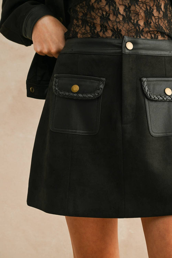 SUEDE WITH PLEATER SKIRT: BLACK / M