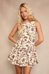 BOAT NECK SLEEVELESS LOW WAIST DRESS: BEIGE-BROWN ANIMAL / M