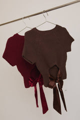 ROUND NECK SHORT SLEEVE BACK TIE KNIT TOP: Brown / M